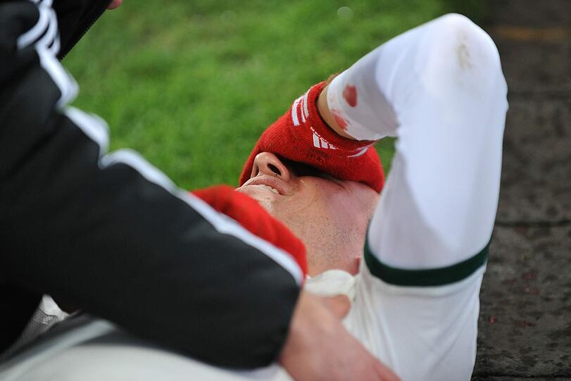 Das Foul an Arjen Robben in Bildern!