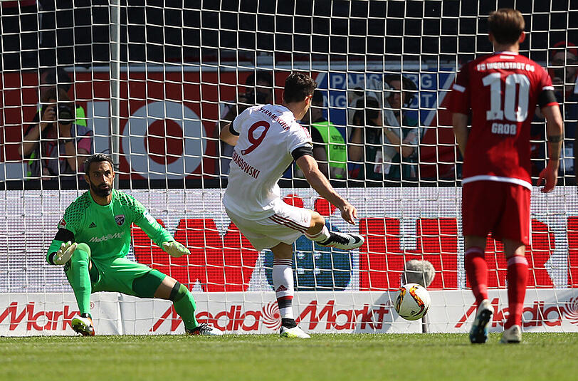 Robert Lewandowski erzielte im Spiel gegen den FC Ingolstadt seine Saisontore 28 (Bild) und 29.