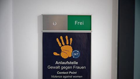 Nur wenige Vergewaltigungen werden zur Anzeige gebracht. Am K&ouml;lner Hauptbahnhof und am Berliner Ostbahnhof gibt es bei der Bundespolizei Anlaufstellen f&uuml;r Frauen, die Opfer von Gewalt geworden sind. (Symbolbild)