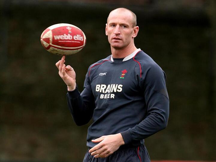Gareth Thomas, früherer Rugby-Star, geht offen mit seiner Homosexualität und seine HIV-Infektion um.
