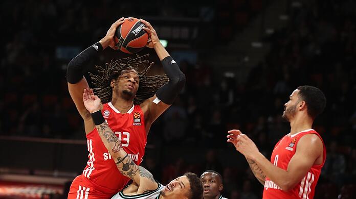 Oben auf: Gillespie dominiert bei den Rebounds.