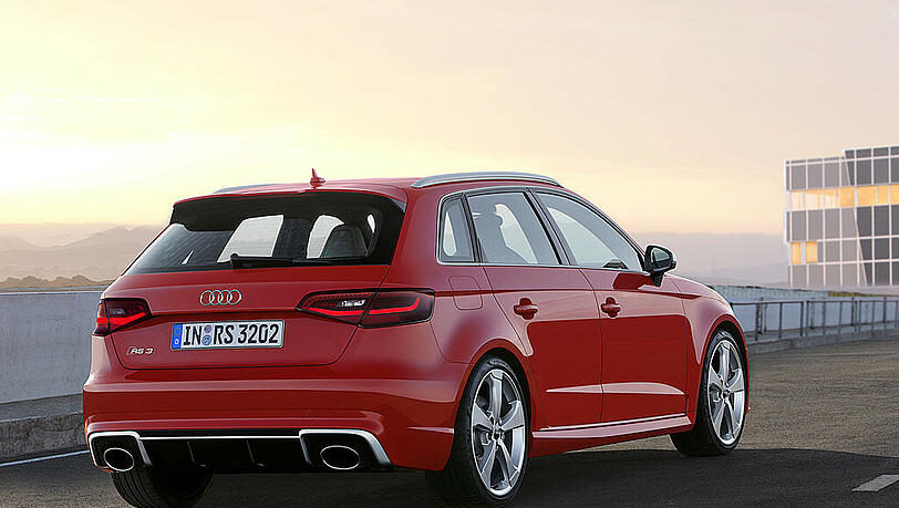 Modell-Athlet: Der neue Audi RS 3 Sportback schaut schon im Stand schnell aus. Er schafft Tempo 280. Modell-Athlet: Der neue Audi RS 3 Sportback schaut schon im Stand schnell aus. Er schafft Tempo 280.