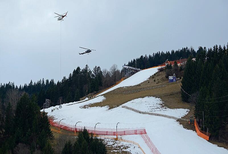 Hausbergkante und Traverse am vergangenen Sonntag (19.01.2014). Wegen Schneemangels führt in diesem Jahr die Abfahrt auf der Streif nicht über die Hausbergkante.