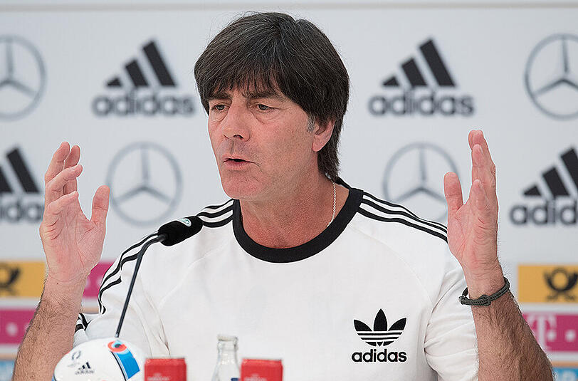Bundestrainer Joachim Löw am Samstag während der Pressekonferenz im EM-Trainingslager in Ascona.