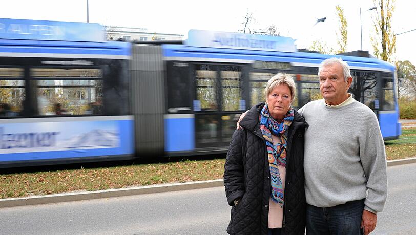 Ursula Stroell und Kurt Lorenz fühlen sich von den Fahrgeräuschen der Tram gestört. Sie wollen, dass die MVG mehr für den Lärmschutz unternimmt. Ursula Stroell und Kurt Lorenz fühlen sich von den Fahrgeräuschen der Tram gestört. Sie wollen, dass die MVG mehr für den Lärmschutz unternimmt.