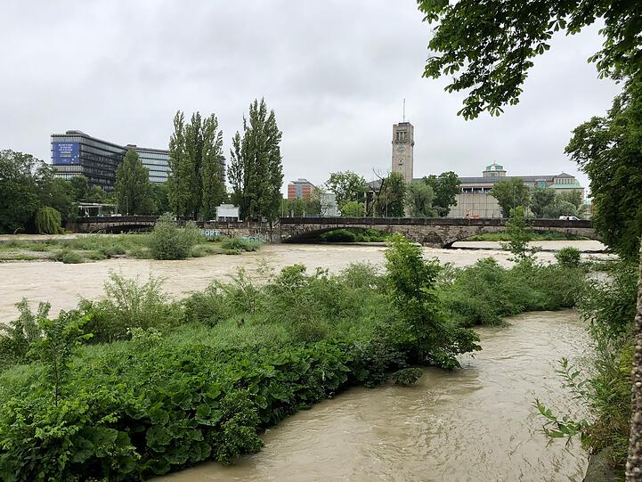 Das letzte Hochwasser ereilte München im Juni. Jetzt gibt der Hochwassernachrichtendienst Bayern wieder eine Warnung für München und den Landkreis aus.