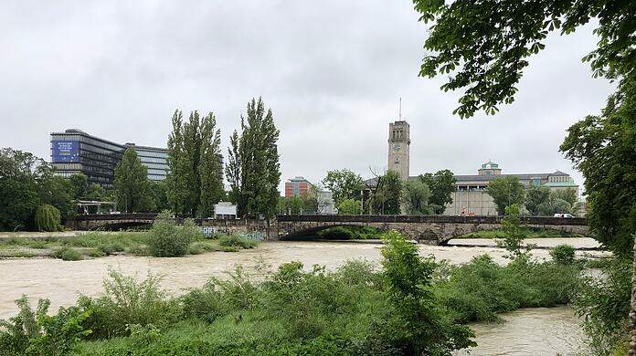Das letzte Hochwasser ereilte München im Juni. Jetzt gibt der Hochwassernachrichtendienst Bayern wieder eine Warnung für München und den Landkreis aus.