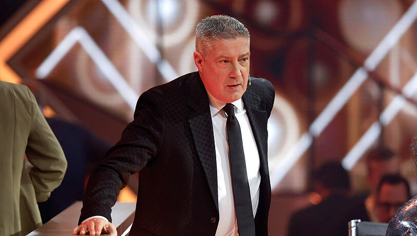 Joachim Llambi stichelt in der "Let's Dance"-Show vom 14. März gegen Hater auf Social Media. Zudem äußert er sich zu seiner Gage, die er als Juror in dem TV-Format bekommt. Joachim Llambi stichelt in der "Let's Dance"-Show vom 14. März gegen Hater auf Social Media. Zudem äußert er sich zu seiner Gage, die er als Juror in dem TV-Format bekommt.