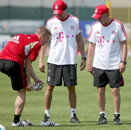 Ribéry ist wieder dabei, Lahm und Heynckes schreiben Autogramme, Neuer hechtet nach dem Ball: Bilder aus dem Trainingslager der Bayern am Gardasee