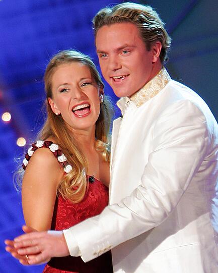 ...jetzt hat sich Stefanie Hertel mit neuer Begleitung gezeigt.