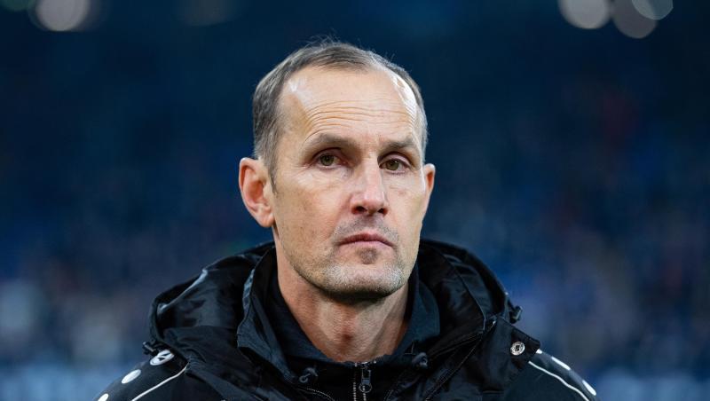 Leverkusens Trainer Heiko Herrlich muss trotz des Sieges um seinen Job bangen. Leverkusens Trainer Heiko Herrlich muss trotz des Sieges um seinen Job bangen.