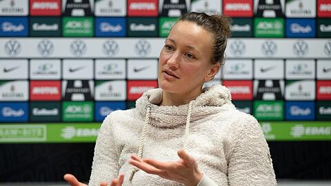 Die frühere Fußball-Nationaltorhüterin Almuth Schult sieht noch keinen Wachwechsel zum FC Bayern München.