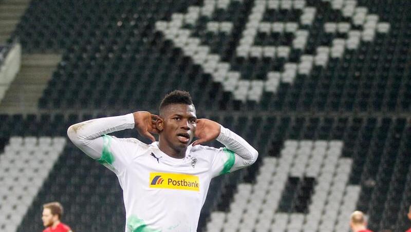 Breel Embolo von Borussia Mönchengladbach jubelt. Foto: Roland Weihrauch/dpa/Archivbild Breel Embolo von Borussia Mönchengladbach jubelt. Foto: Roland Weihrauch/dpa/Archivbild