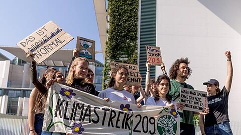 Wollen am Freitag in mehr als 100 Orten auf die Straße gehen: Klimaschützer von Fridays for Future.