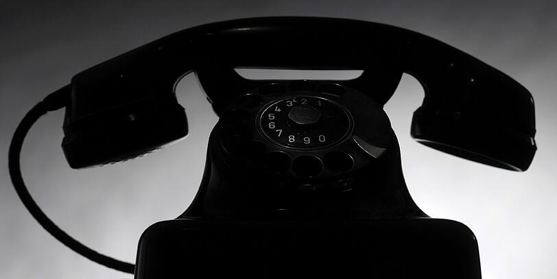 Vom historischen Tischfernsprecher W48 (Wählscheibentelefon 48)...