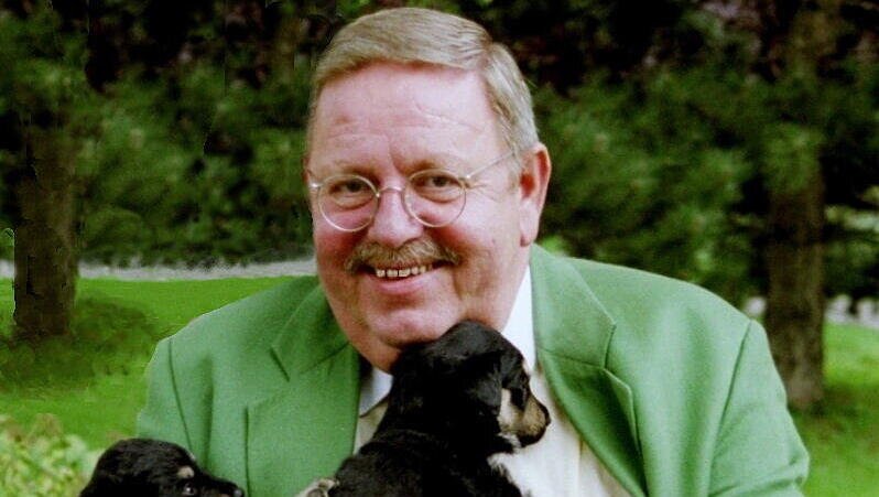 Der Münchner Bundestagsabgeordnete Herbert Frankenhauser (CSU) beim Besuch im Tierheim. Der Münchner Bundestagsabgeordnete Herbert Frankenhauser (CSU) beim Besuch im Tierheim.