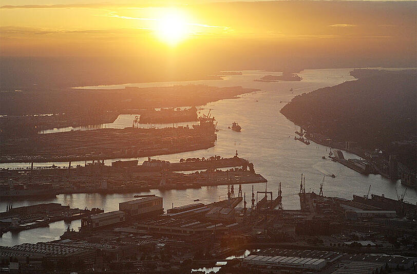 Der Hamburger Hafen steht nach seinem Rekordjahr auch im internationalen Vergleich sehr gut da.