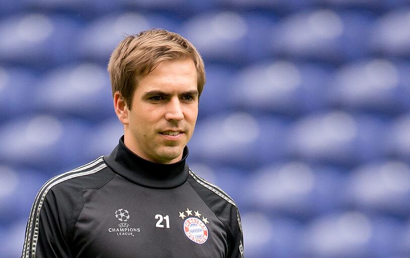 PHILIPP LAHM - NOTE 4 - Er wurde nicht geschont, der Kapitän. Doch Lahm braucht nach seiner langen Verletzungspause (November bis Mitte März) weiter Spielpraxis. Mit wenigen auffälligen Szenen, gut im Spielaufbau. Leitete die Pizarro-Chance ein. Durfte nach 64 Minuten zur Schonung raus.