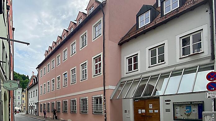 Ab Montag ist die Tür der Volkshochschule Landshut an der Ländgasse wieder geöffnet.