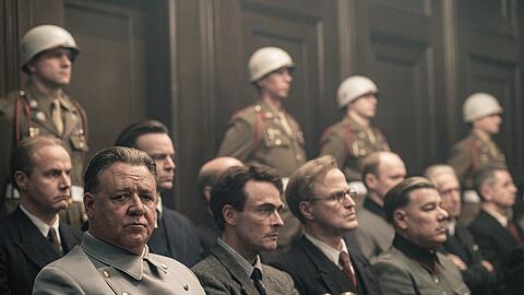 Dem ehemaligen Reichsmarschall von Adolf Hitler, Hermann G&ouml;ring (Russell Crowe), wird in N&uuml;rnberg der Prozess gemacht.