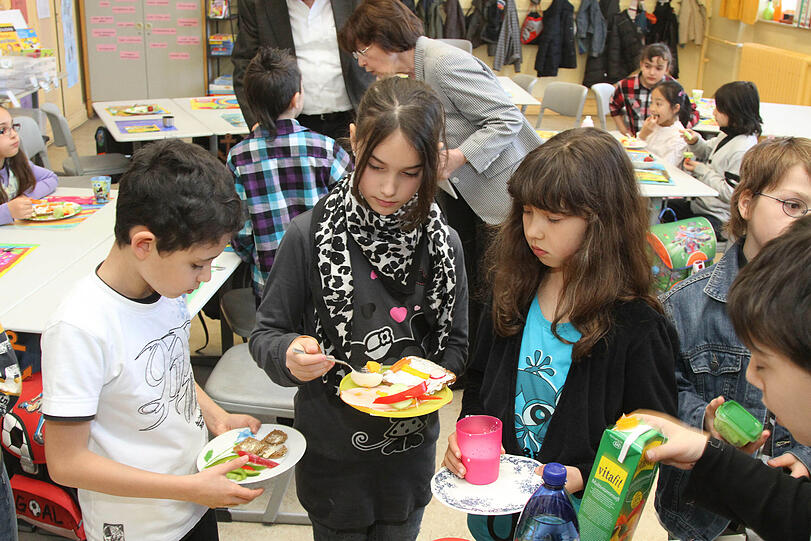Gesunde Ernährung konkret: In der Reutersbrunnen-Schule frühstücken alle Kinder gemeinsam &ndash; &bdquo;Lobby für Kinder&ldquo; macht&rsquo;s möglich.