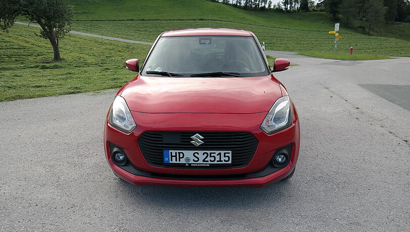 Der neue Suzuki Swift ist breiter und flacher ausgefallen als sein Vorgänger. Der neue Suzuki Swift ist breiter und flacher ausgefallen als sein Vorgänger.