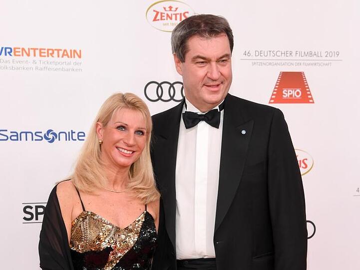 Der bayerische Ministerpräsident Markus Söder (CSU) und seine Frau Karin. Foto: Tobias Hase