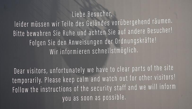 Über 70.000 Fans pro Konzert, und was passiert bei einem Notfall auf dem Adele-Konzert in München? Die Veranstalter haben einen entsprechenden Plan. Besucher bekommen diese Ansicht in großem Format auf dem Giga-Bildschirm angezeigt. Über 70.000 Fans pro Konzert, und was passiert bei einem Notfall auf dem Adele-Konzert in München? Die Veranstalter haben einen entsprechenden Plan. Besucher bekommen diese Ansicht in großem Format auf dem Giga-Bildschirm angezeigt.