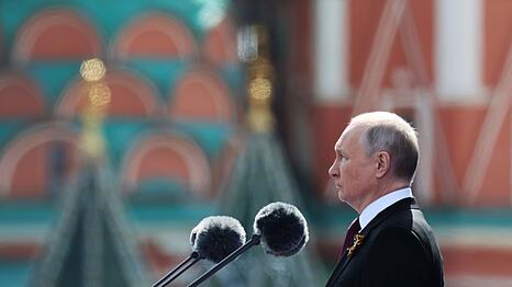 Kremlchef Wladimir Putin zeigt sich sicher, dass die russische Armee den Angriffskrieg gegen die Ukraine trotz der westlichen Hilfe f&uuml;r Kiew gewinnen wird. (Archivbild)