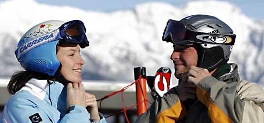 So ist's richtig: Mit Helm ist man beim Skifahren auf der sicheren Seite. Das sagt jetzt auch das Gericht.