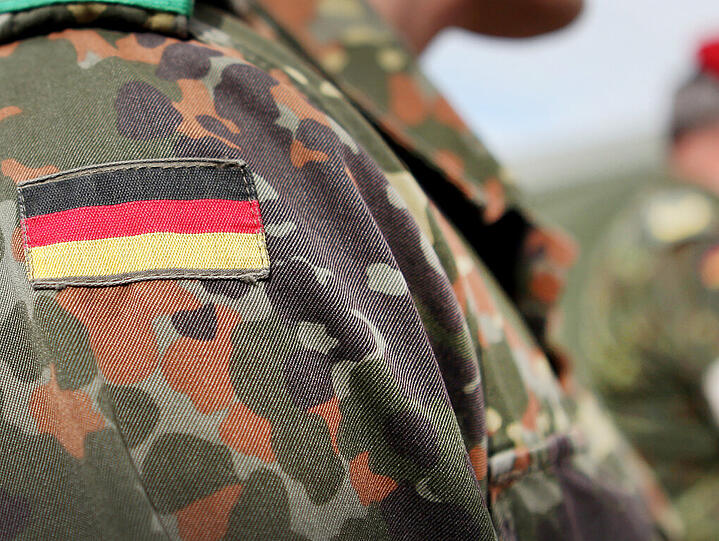 Der Bundestag wird aller Voraussicht nach die Auslandseinsätze der Bundeswehr im Kosovo, in Mali und vor der libanesischen Küste verlängern.