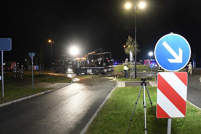 Bei dem Unfall in Aschheim sind zwei Frauen schwer verletzt worden.