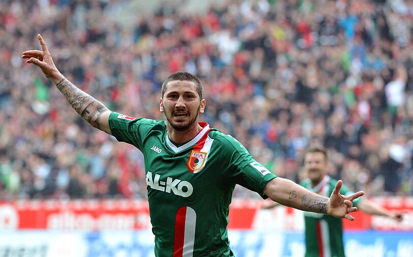 FC Augsburg: Nikola Djurdjic kehrt nach Ablauf seiner Ausleihe von Malmö FF zurück. Daneben könnte Stürmer Sascha Mölders den Klub Richtung 1860 München verlassen.