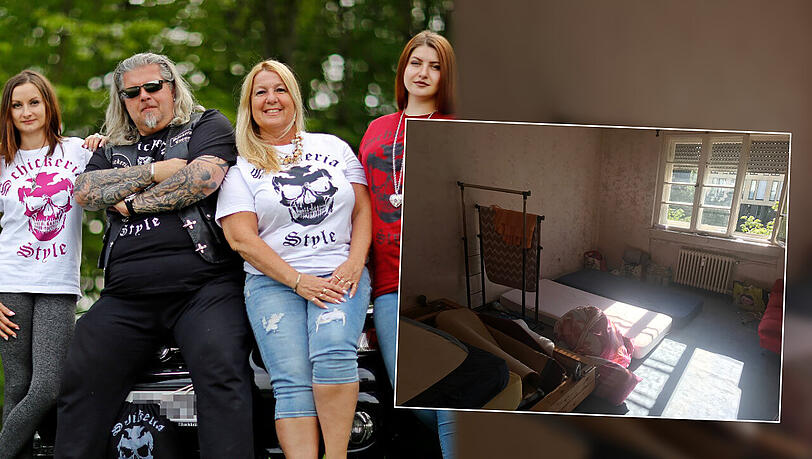 In Thomas Lerchenbergers Wohnzimmer (mit Couch, Sofa, Sessel, Glastisch), wohnt jetzt das rumänische Paar auf zwei Matratzen. In Thomas Lerchenbergers Wohnzimmer (mit Couch, Sofa, Sessel, Glastisch), wohnt jetzt das rumänische Paar auf zwei Matratzen.