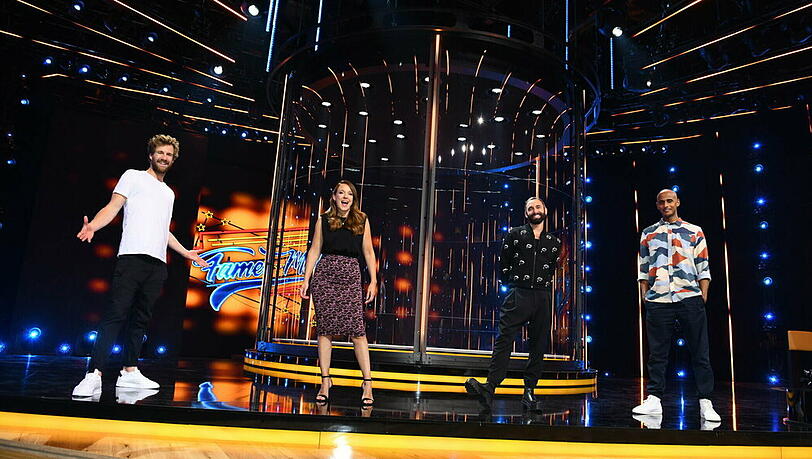 In der neuen Raab-Show "FameMaker" sind Luke Mockridge (v.l.), Carolin Kebekus, Moderator Tom Neuwirth und Teddy Teclebrhan dabei. In der neuen Raab-Show "FameMaker" sind Luke Mockridge (v.l.), Carolin Kebekus, Moderator Tom Neuwirth und Teddy Teclebrhan dabei.