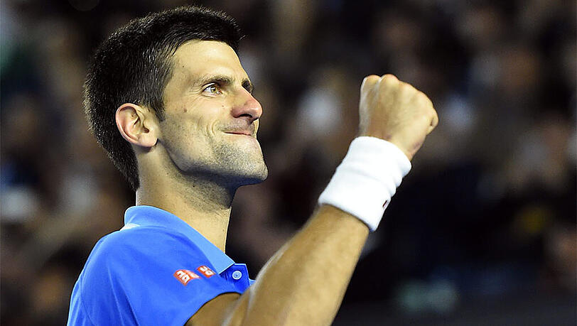 Djokovic jubelt und ballt die Faust. Der Serbe und Weltranglistenerste hat zum fünften Mal das Endspiel der Australian Open erreicht. Djokovic jubelt und ballt die Faust. Der Serbe und Weltranglistenerste hat zum fünften Mal das Endspiel der Australian Open erreicht.