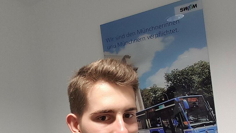 Busfahrer Moritz Löw. Busfahrer Moritz Löw.