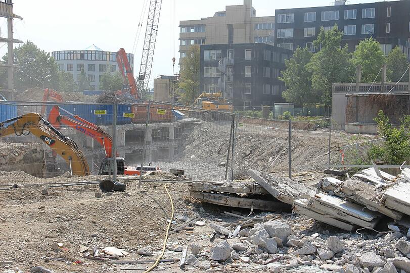 Die Baustelle am Vogelweideplatz, zwischen Riederstraße, Truderinger Straße und A94 (Töginger Straße). Hier werden bis zum Frühjahr 2016 alle Bürogebäude abgerissen.