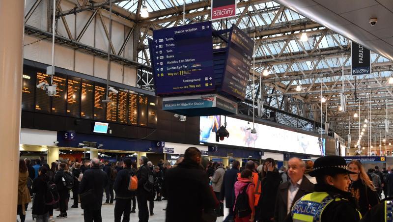Mehrere kleine Briefbomben sind an verschiedenen Orten in London entdeckt worden, unter anderem am Bahnhof Waterloo. Mehrere kleine Briefbomben sind an verschiedenen Orten in London entdeckt worden, unter anderem am Bahnhof Waterloo.