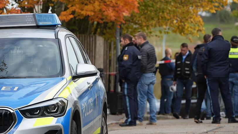 In Dingolfing wurde ein Mann an seiner Haustür erschossen. In Dingolfing wurde ein Mann an seiner Haustür erschossen.
