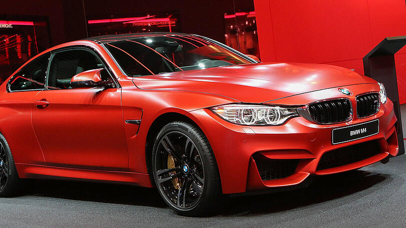 Ein BMW M4 ist teuer und hat Kraft unter der Haube - der Fahrer in Moosach hatte diese nicht im Griff. (Symbolbild)