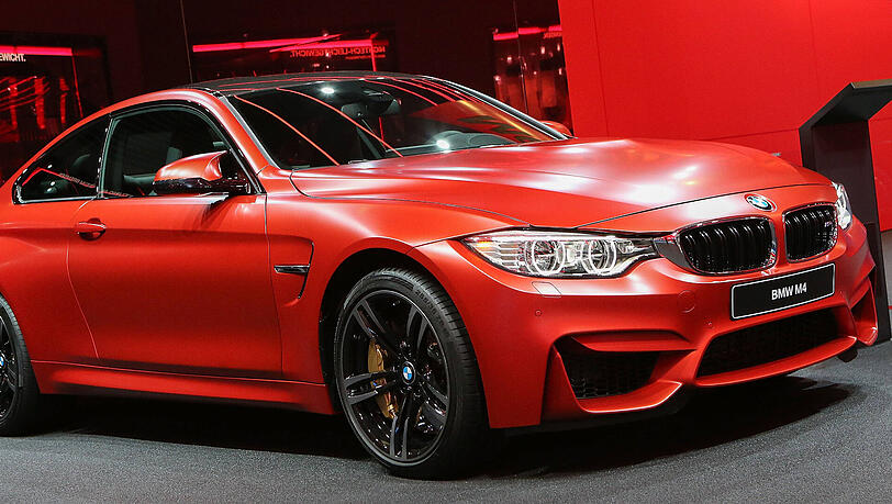 Ein BMW M4 ist teuer und hat Kraft unter der Haube - der Fahrer in Moosach hatte diese nicht im Griff. (Symbolbild) Ein BMW M4 ist teuer und hat Kraft unter der Haube - der Fahrer in Moosach hatte diese nicht im Griff. (Symbolbild)