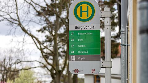 An einer Schule in Burg im Spreewald berichten Lehrkräfte von großen Problemen mit rechtsextremen Schülern.
