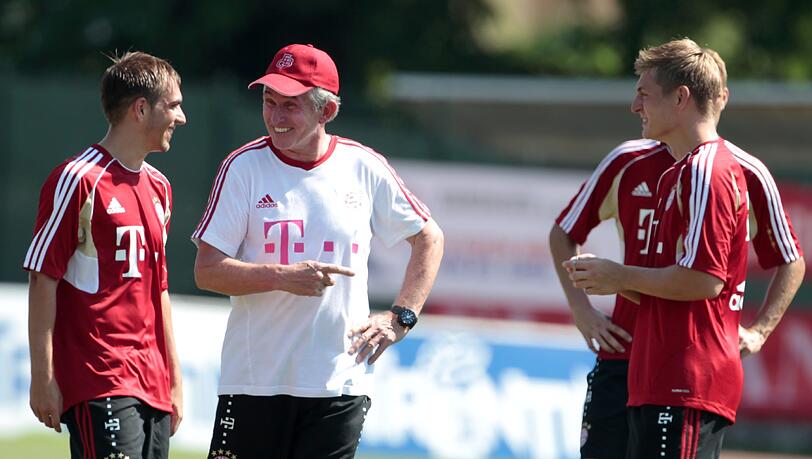 Spaßvogel Ribéry macht die Musik: Der Bayern-star übernahm im Trainingslager kurzerhand das DJ-Pult. Die Bilder Spaßvogel Ribéry macht die Musik: Der Bayern-star übernahm im Trainingslager kurzerhand das DJ-Pult. Die Bilder