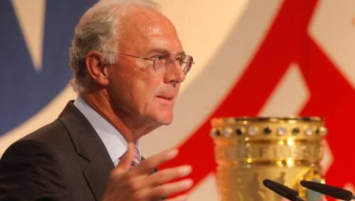 Franz Beckenbauer, der Conferencier: Seine Sprüche kamen an wie einst seine langen Bälle. Franz Beckenbauer, der Conferencier: Seine Sprüche kamen an wie einst seine langen Bälle.