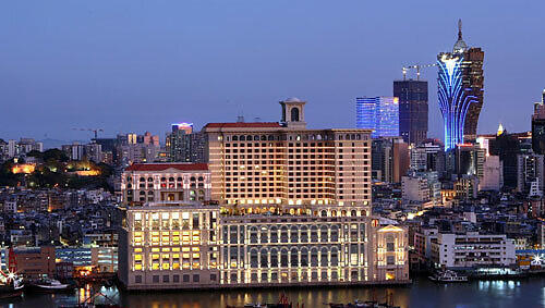 Macau Hafen bei Nacht, Foto: Karsten-Thilo Raab Macau Hafen bei Nacht, Foto: Karsten-Thilo Raab