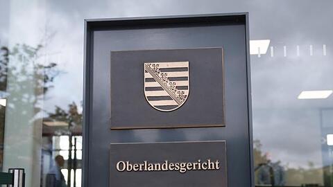 Eingangsbereich des Oberlandesgerichts Dresden.