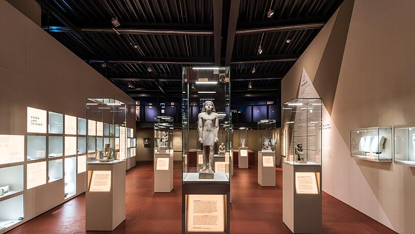Ein Blick in die Ausstellung. Ein Blick in die Ausstellung.