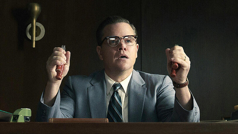 "Suburbicon - Der Tod wohnt in der Vorstadt": Gardner Lodge (Matt Damon) spielt den verzweifelten Witwer "Suburbicon - Der Tod wohnt in der Vorstadt": Gardner Lodge (Matt Damon) spielt den verzweifelten Witwer