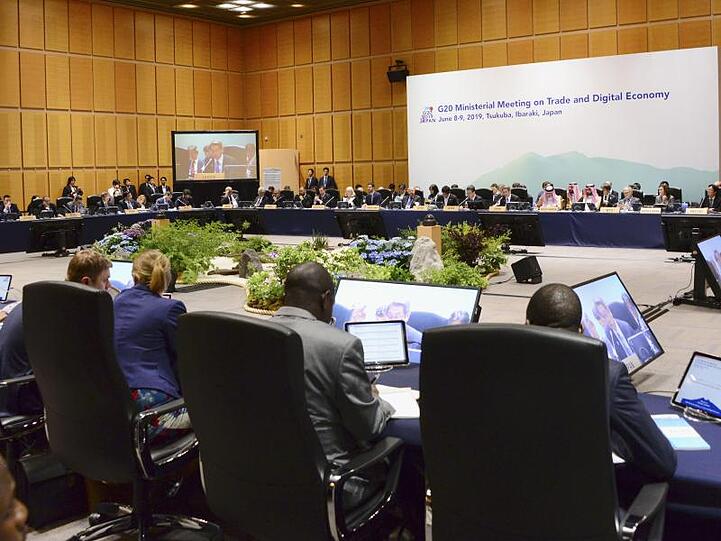 Minister nehmen an einer Konferenz bei einem Ministertreffen der G20-Staaten in der japanischen Forschungsstadt Tsukuba teil.